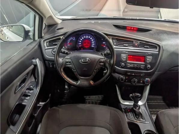 Kia Ceed II Рестайлинг с пробегом 2016 года, цена 1 310 000 рублей, 117439 км, хэтчбек, Автокод Объявления