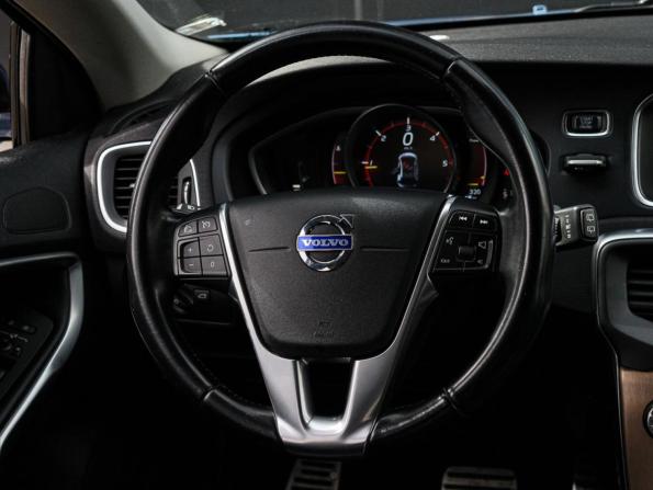 Volvo V40 II с пробегом 2014 года, цена 1 549 000 рублей, 177422 км, хэтчбек, Автокод Объявления