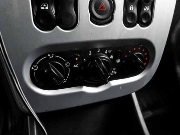 Renault Logan I Рестайлинг с пробегом 2013 года, цена 599 000 рублей, 97417 км, седан, Автокод Объявления