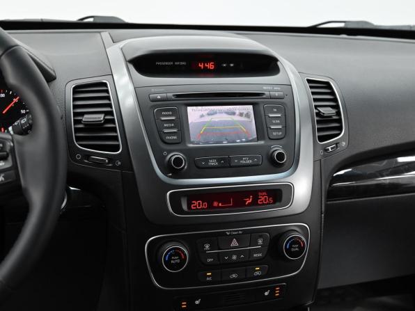 Kia Sorento II Рестайлинг с пробегом 2017 года, цена 1 599 000 рублей, 170000 км, внедорожник, Автокод Объявления