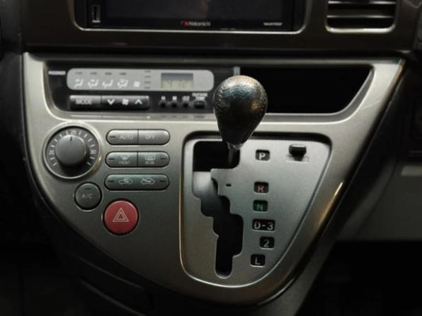 Toyota Wish I Рестайлинг с пробегом 2005 года, цена 847 000 рублей, 290000 км, минивэн, Автокод Объявления