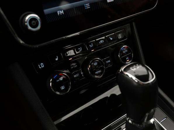 Skoda Superb III с пробегом 2018 года, цена 2 195 000 рублей, 99536 км, лифтбек, Автокод Объявления
