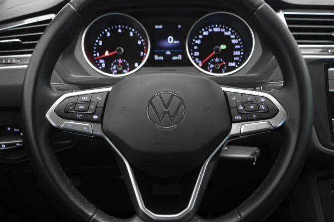 Volkswagen Tiguan II Рестайлинг с пробегом 2020 года, цена 2 449 000 рублей, 55178 км, внедорожник, Автокод Объявления
