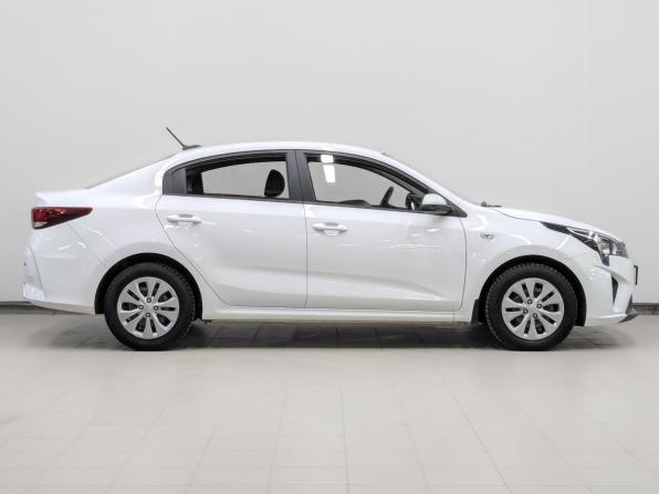Kia Rio IV Рестайлинг с пробегом 2021 года, цена 1 420 000 рублей, 94620 км, седан, Автокод Объявления