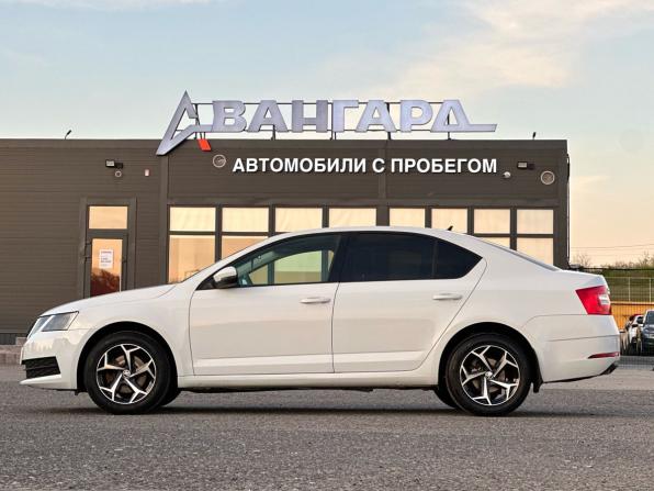 Skoda Octavia III (A7) Рестайлинг с пробегом 2017 года, цена 1 330 000 рублей, 171500 км, лифтбек, Автокод Объявления