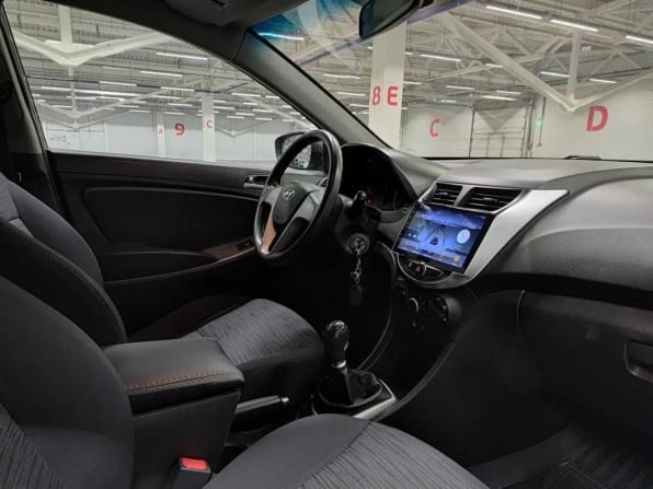 Hyundai Solaris I Рестайлинг с пробегом 2015 года, цена 730 000 рублей, 237559 км, седан, Автокод Объявления