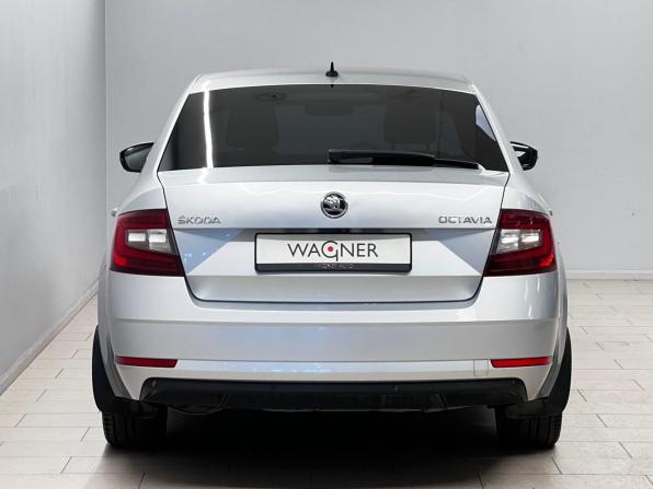Skoda Octavia III (A7) Рестайлинг с пробегом 2018 года, цена 1 545 000 рублей, 229914 км, лифтбек, Автокод Объявления