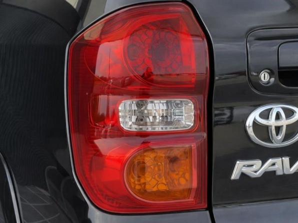 Toyota RAV4 II (XA20) Рестайлинг с пробегом 2005 года, цена 857 000 рублей, 303533 км, внедорожник, Автокод Объявления