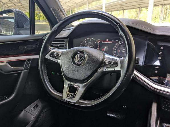 Volkswagen Touareg III с пробегом 2018 года, цена 3 940 000 рублей, 290000 км, внедорожник, Автокод Объявления