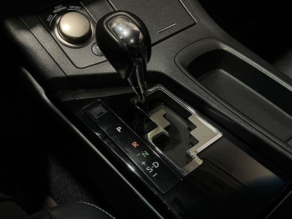 Lexus ES VI с пробегом 2013 года, цена 1 940 000 рублей, 186733 км, седан, Автокод Объявления