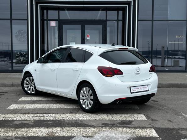 Opel Astra J с пробегом 2012 года, цена 597 000 рублей, 160500 км, хэтчбек, Автокод Объявления