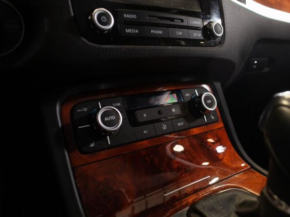 Volkswagen Touareg II с пробегом 2012 года, цена 2 295 000 рублей, 186562 км, внедорожник, Автокод Объявления