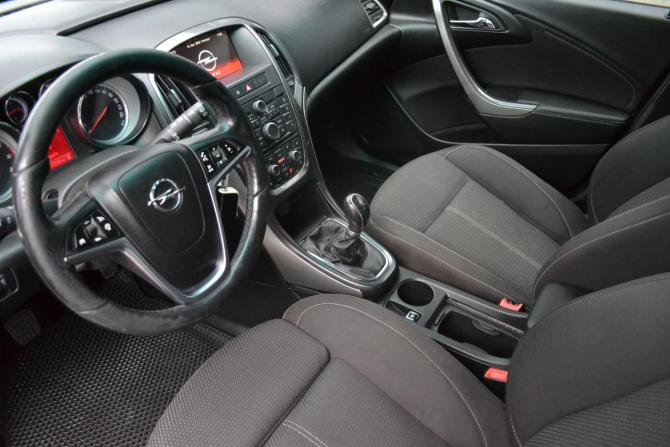 Opel Astra J Рестайлинг с пробегом 2014 года, цена 790 000 рублей, 212200 км, хэтчбек, Автокод Объявления