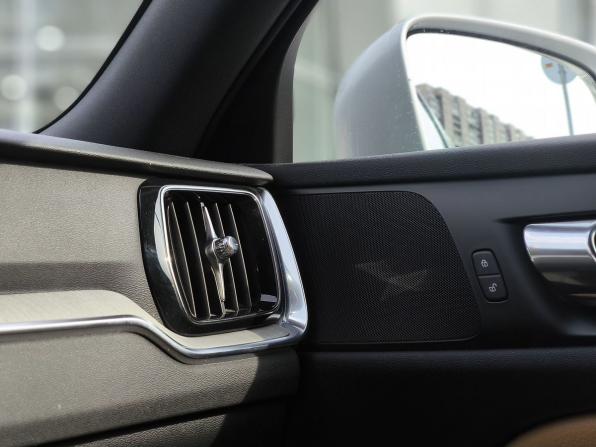Volvo V60 Cross Country II с пробегом 2019 года, цена 3 050 000 рублей, 161476 км, универсал, Автокод Объявления