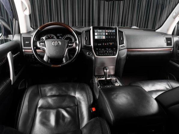 Toyota Land Cruiser 200 Series Рестайлинг 2 с пробегом 2021 года, цена 7 799 000 рублей, 113491 км, внедорожник, Автокод Объявления