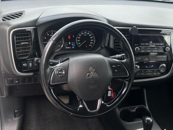 Mitsubishi Outlander III Рестайлинг 2 с пробегом 2016 года, цена 1 650 000 рублей, 155442 км, внедорожник, Автокод Объявления