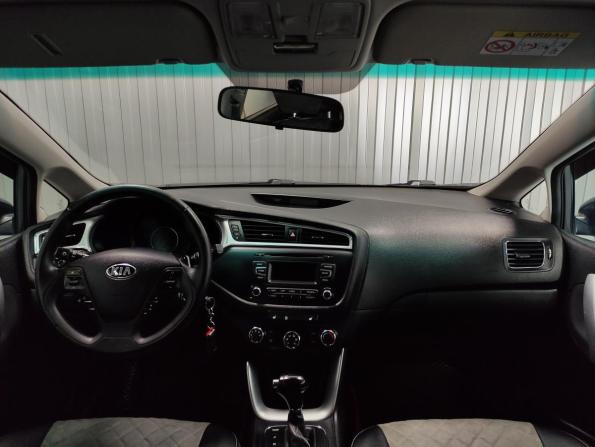 Kia Ceed II Рестайлинг с пробегом 2017 года, цена 1 250 000 рублей, 135000 км, хэтчбек, Автокод Объявления