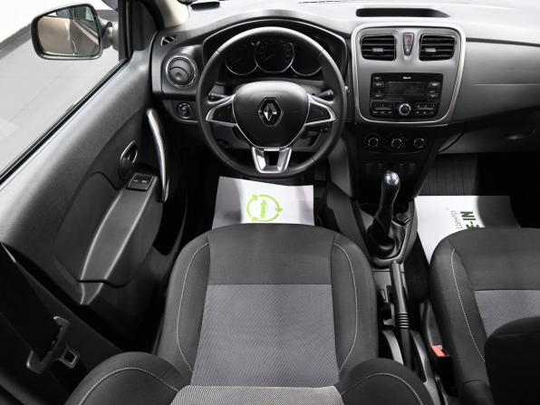 Renault Logan II Рестайлинг с пробегом 2019 года, цена 1 225 000 рублей, 49222 км, седан, Автокод Объявления