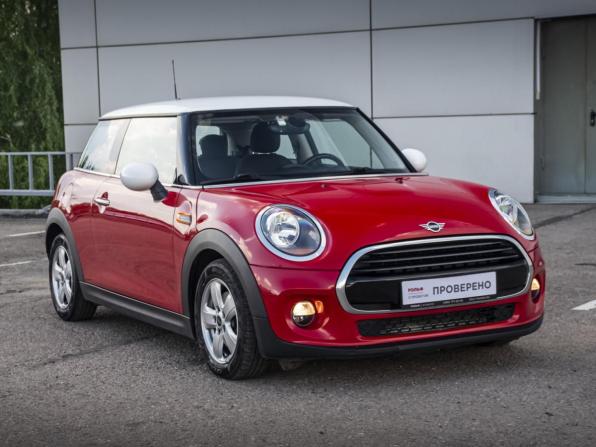 Mini Hatch III (F55/F56) Рестайлинг с пробегом 2019 года, цена 1 748 000 рублей, 131800 км, хэтчбек, Автокод Объявления