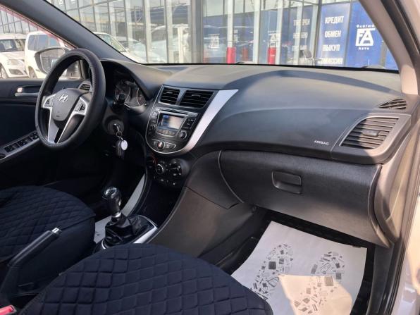 Hyundai Solaris I Рестайлинг с пробегом 2015 года, цена 850 000 рублей, 159900 км, хэтчбек, Автокод Объявления