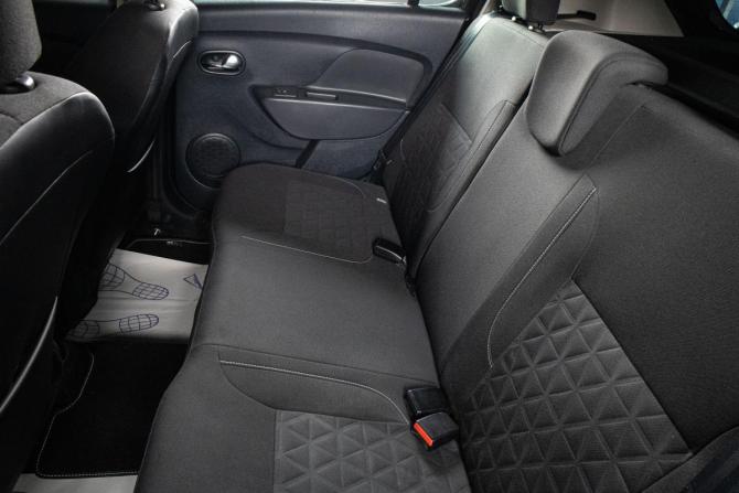 Renault Sandero II с пробегом 2015 года, цена 929 000 рублей, 91850 км, хэтчбек, Автокод Объявления