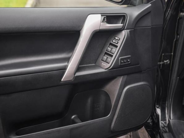 Toyota Land Cruiser Prado 150 Series Рестайлинг 2 с пробегом 2018 года, цена 4 569 000 рублей, 185651 км, внедорожник, Автокод Объявления