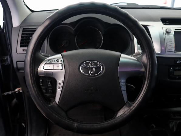 Toyota Hilux VII Рестайлинг с пробегом 2015 года, цена 2 657 000 рублей, 232300 км, пикап, Автокод Объявления