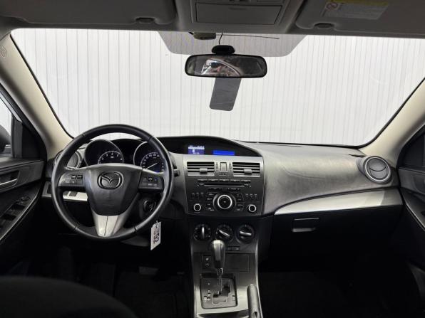 Mazda 3 II (BL) Рестайлинг с пробегом 2012 года, цена 1 077 000 рублей, 175600 км, седан, Автокод Объявления