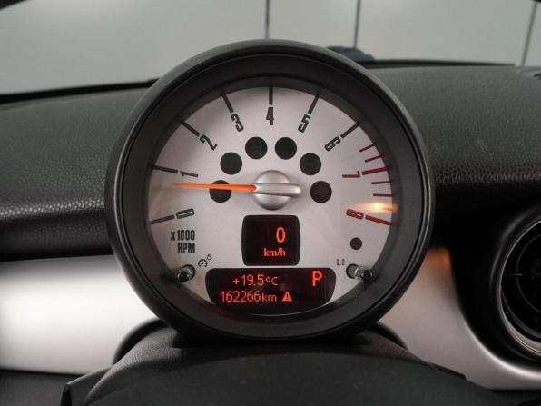Mini Hatch II (R56) Рестайлинг с пробегом 2011 года, цена 799 000 рублей, 162266 км, хэтчбек, Автокод Объявления