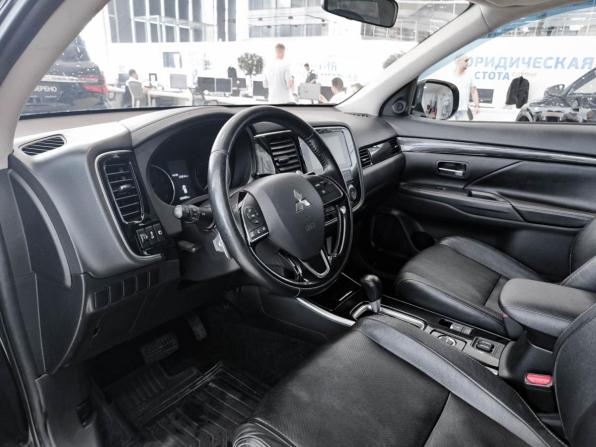 Mitsubishi Outlander III Рестайлинг 2 с пробегом 2018 года, цена 2 150 000 рублей, 135391 км, внедорожник, Автокод Объявления