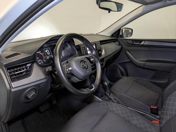 Skoda Rapid II с пробегом 2022 года, цена 1 825 000 рублей, 30457 км, лифтбек, Автокод Объявления
