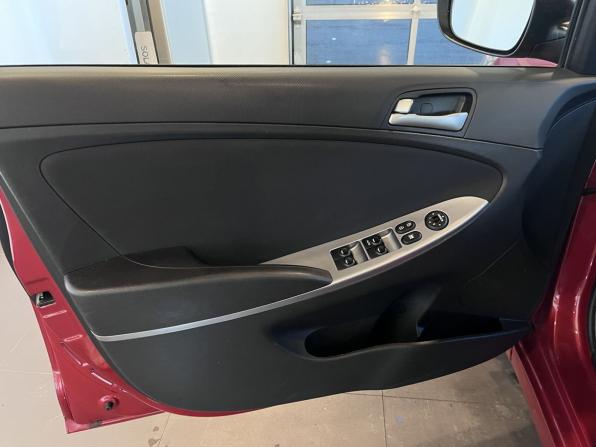Hyundai Solaris I Рестайлинг с пробегом 2015 года, цена 1 270 000 рублей, 60973 км, седан, Автокод Объявления