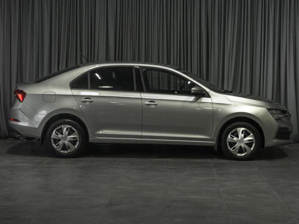Skoda Rapid II с пробегом 2020 года, цена 1 599 000 рублей, 73840 км, лифтбек, Автокод Объявления