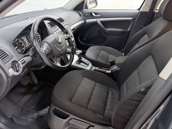 Skoda Octavia II (A5) Рестайлинг с пробегом 2011 года, цена 1 270 000 рублей, 149008 км, лифтбек, Автокод Объявления