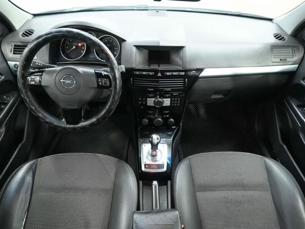 Opel Astra H Рестайлинг с пробегом 2011 года, цена 499 900 рублей, 312000 км, седан, Автокод Объявления
