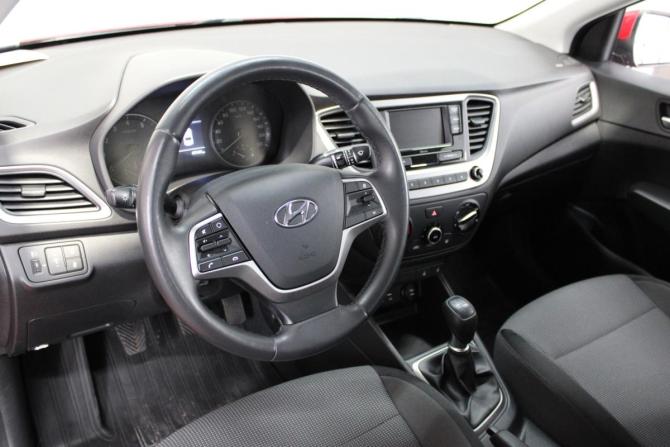 Hyundai Solaris II с пробегом 2017 года, цена 1 195 000 рублей, 47947 км, седан, Автокод Объявления