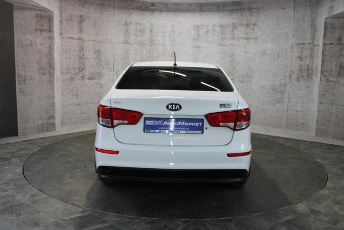 Kia Rio III Рестайлинг с пробегом 2016 года, цена 1 025 000 рублей, 135822 км, седан, Автокод Объявления