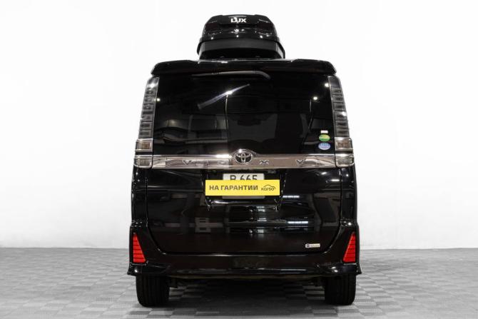 Toyota Voxy III (R80) Рестайлинг с пробегом 2018 года, цена 2 809 000 рублей, 125000 км, минивэн, Автокод Объявления