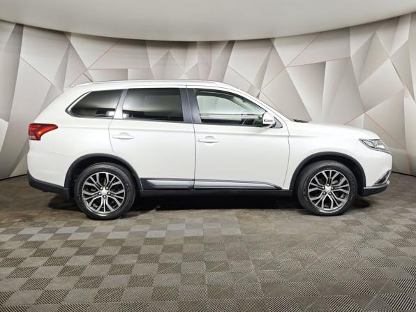 Mitsubishi Outlander III Рестайлинг 2 с пробегом 2015 года, цена 1 709 000 рублей, 69122 км, внедорожник, Автокод Объявления
