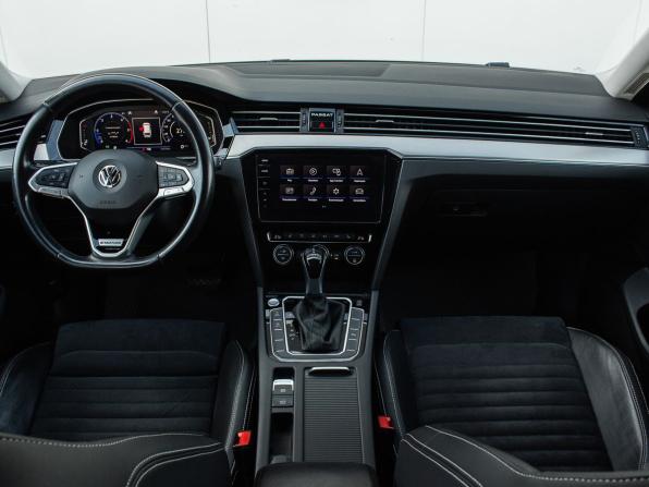 Volkswagen Passat B8 Рестайлинг с пробегом 2020 года, цена 2 970 000 рублей, 134774 км, универсал, Автокод Объявления