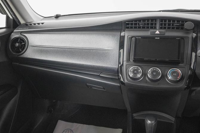 Toyota Corolla XI (E160 E170) Рестайлинг 2 с пробегом 2019 года, цена 1 319 000 рублей, 110000 км, седан, Автокод Объявления