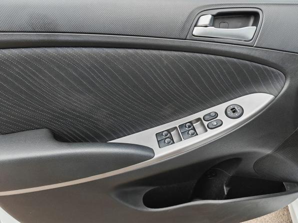 Hyundai Solaris I Рестайлинг с пробегом 2016 года, цена 718 000 рублей, 228452 км, седан, Автокод Объявления