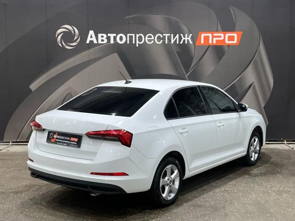 Skoda Rapid II с пробегом 2021 года, цена 1 070 000 рублей, 330116 км, лифтбек, Автокод Объявления