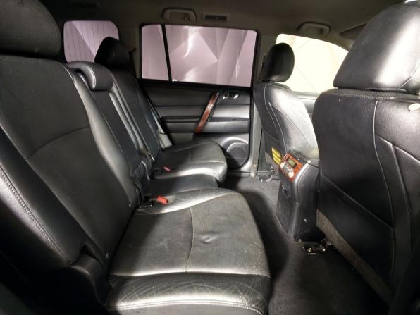 Toyota Highlander II (XU40) Рестайлинг с пробегом 2013 года, цена 1 743 000 рублей, 328084 км, внедорожник, Автокод Объявления