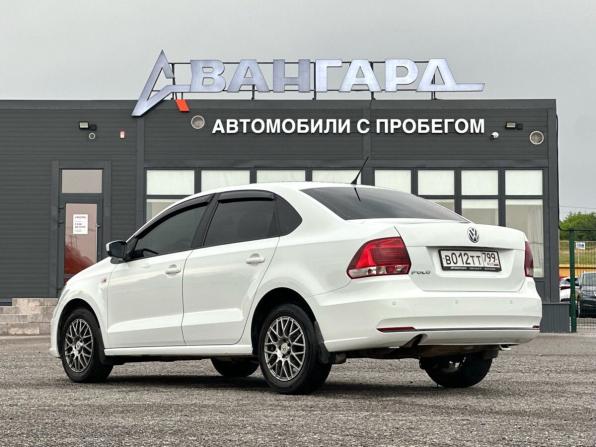 Volkswagen Polo V Рестайлинг с пробегом 2016 года, цена 1 080 000 рублей, 88000 км, седан, Автокод Объявления