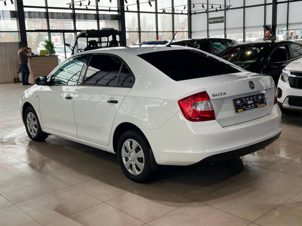 Skoda Rapid I с пробегом 2016 года, цена 1 000 000 рублей, 140000 км, лифтбек, Автокод Объявления