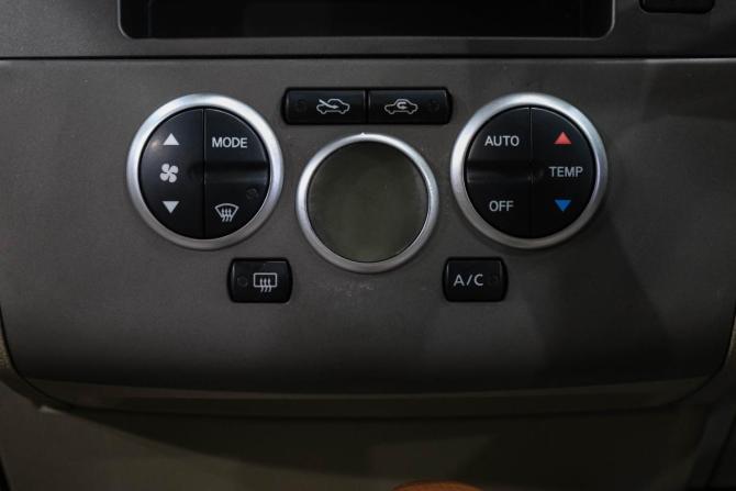 Nissan Tiida I с пробегом 2005 года, цена 439 000 рублей, 267000 км, седан, Автокод Объявления