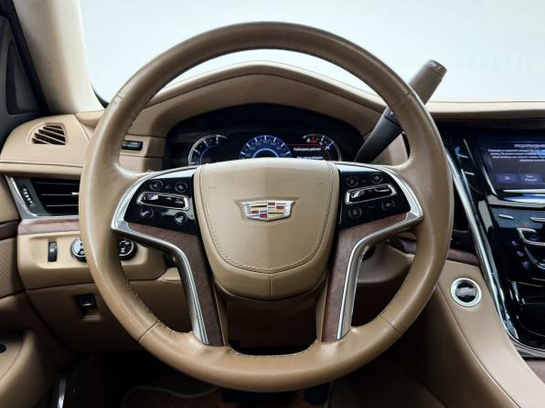 Cadillac Escalade IV с пробегом 2015 года, цена 3 849 000 рублей, 129000 км, внедорожник, Автокод Объявления