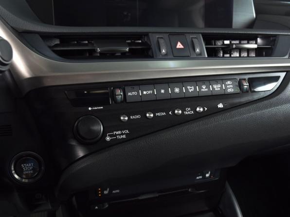Lexus ES VII с пробегом 2020 года, цена 4 099 995 рублей, 71987 км, седан, Автокод Объявления
