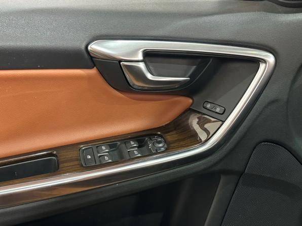 Volvo S60 II Рестайлинг с пробегом 2013 года, цена 1 430 000 рублей, 183130 км, седан, Автокод Объявления